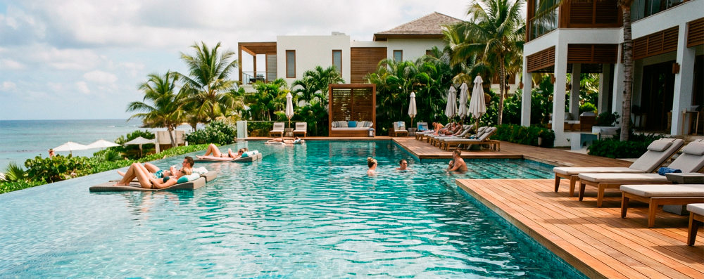 freepik__35mm-film-photography-largescale-luxury-caribbean-__70483